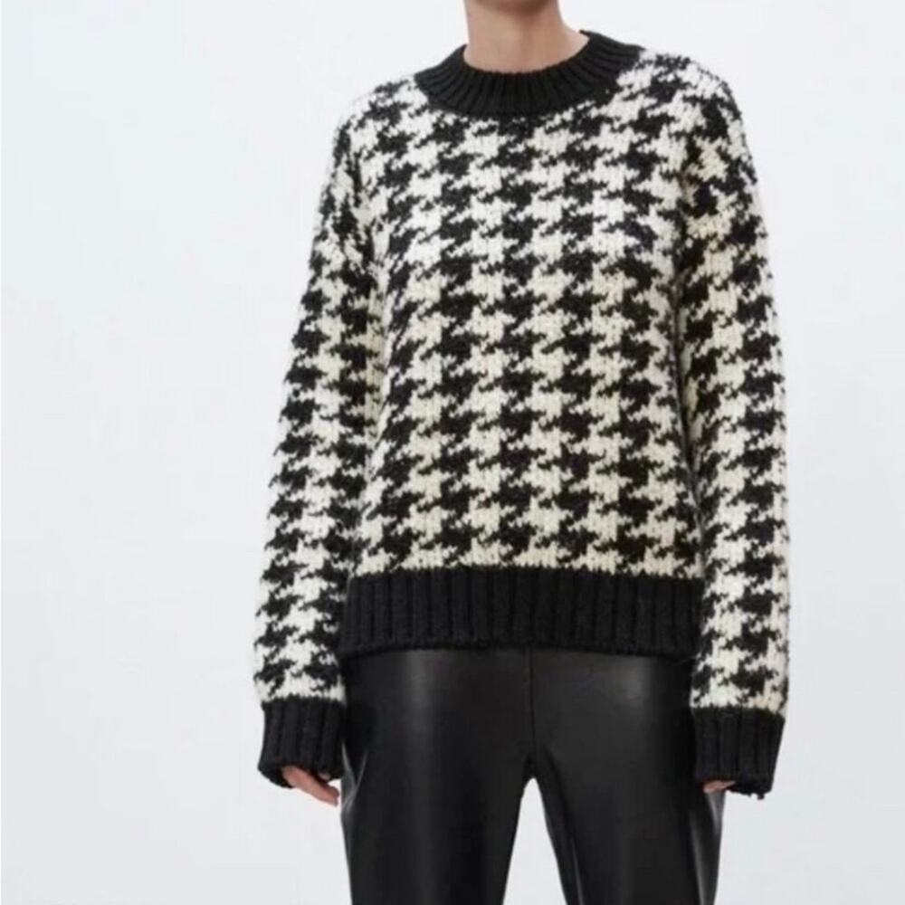 UEC ZARA VERY THICK, HEAVY & FUZZY Black and White Houndstooth Sweater SZ LARGE